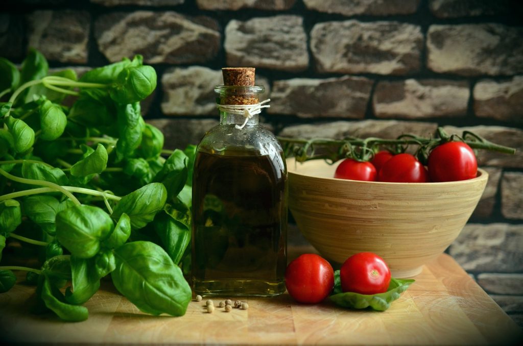 olive oil and tomatoes